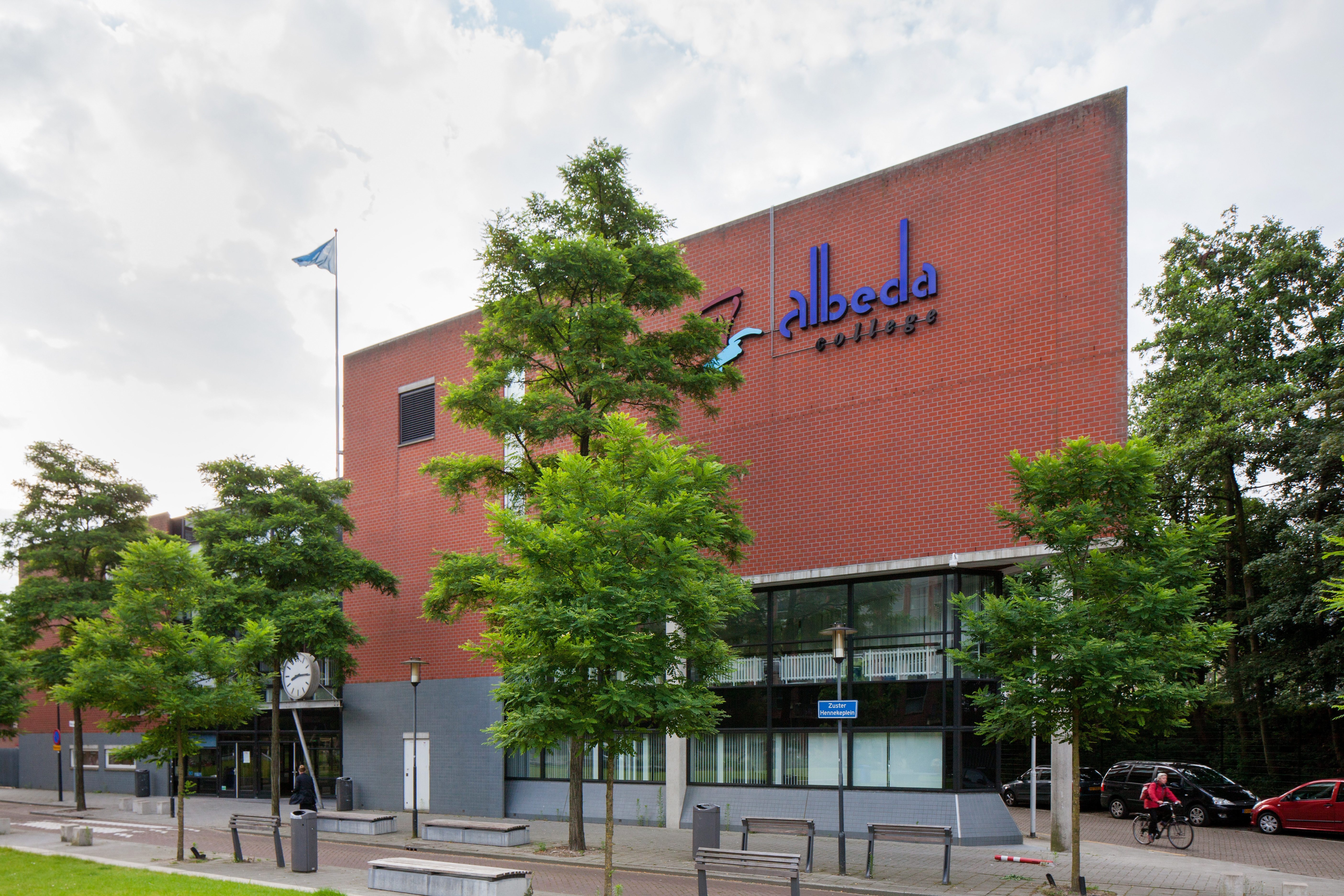 Zuster Hennekeplein, Rotterdam