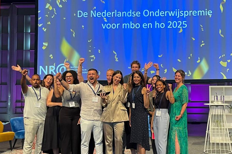 Albeda medewerkers tonen prijs